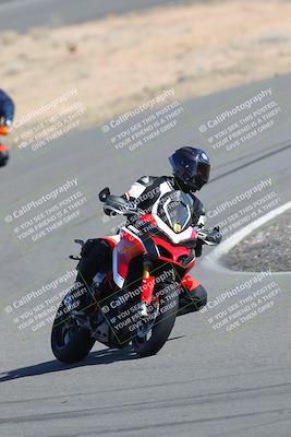 media/Feb-05-2023-Classic Track Day (Sun) [[c35aca4a42]]/Group 2/session 1 turn 9/